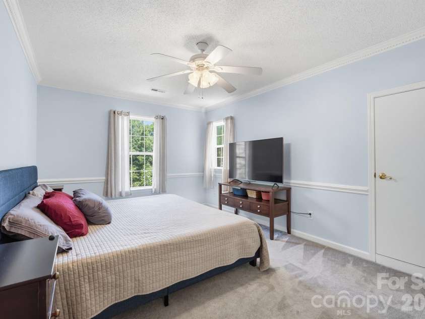 6421 Whitewater Drive, Charlotte, NC 28214.  MLS# CAR4399333, YatesRealty ID 37292. 
