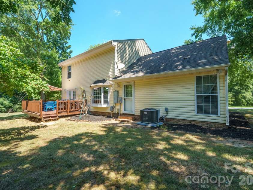 6421 Whitewater Drive, Charlotte, NC 28214.  MLS# CAR4399333, YatesRealty ID 37292. 