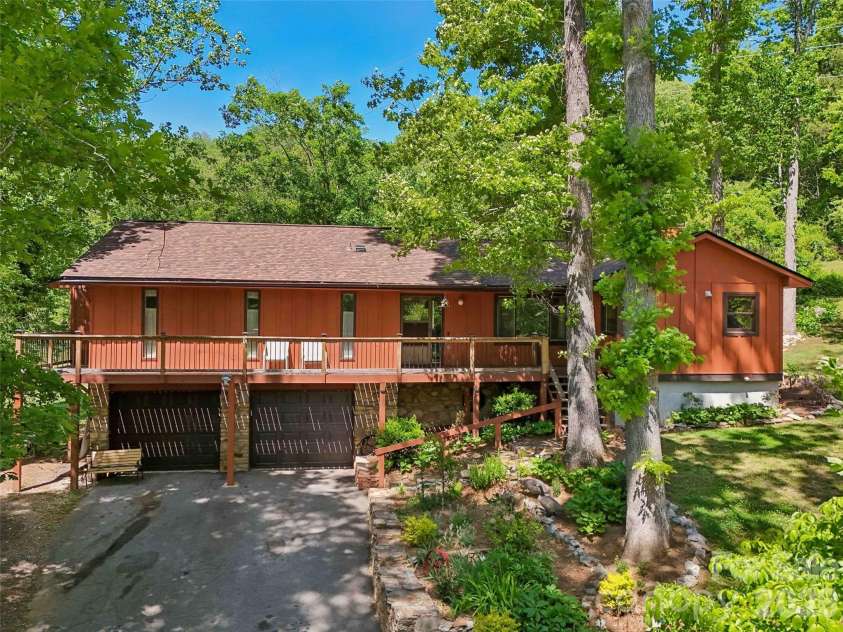 41 Saint Andrews Road, Arden, NC 28704.  MLS# CAR4377125, YatesRealty ID 37293. 