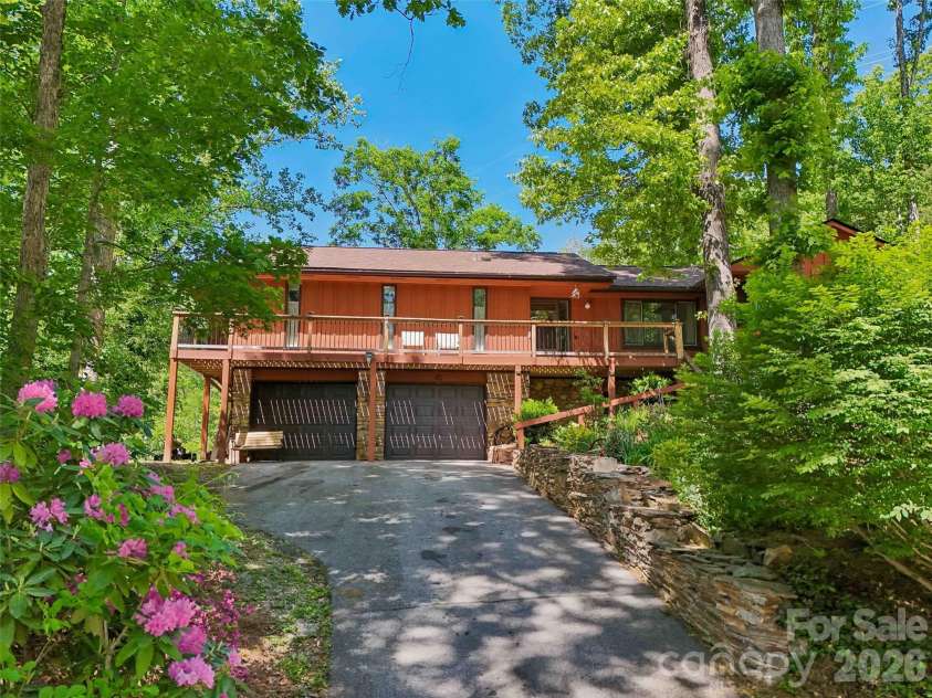41 Saint Andrews Road, Arden, NC 28704.  MLS# CAR4377125, YatesRealty ID 37293. 