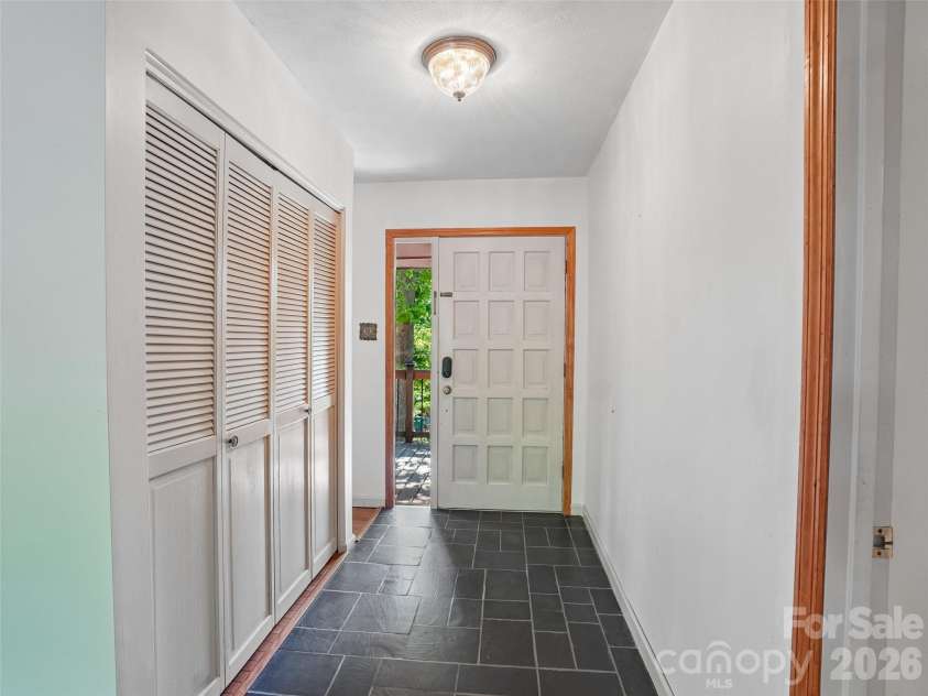 41 Saint Andrews Road, Arden, NC 28704.  MLS# CAR4377125, YatesRealty ID 37293. 