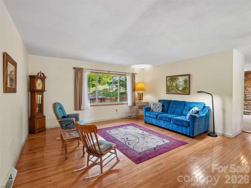 41 Saint Andrews Road, Arden, NC 28704.  MLS# CAR4377125, YatesRealty ID 37293. 