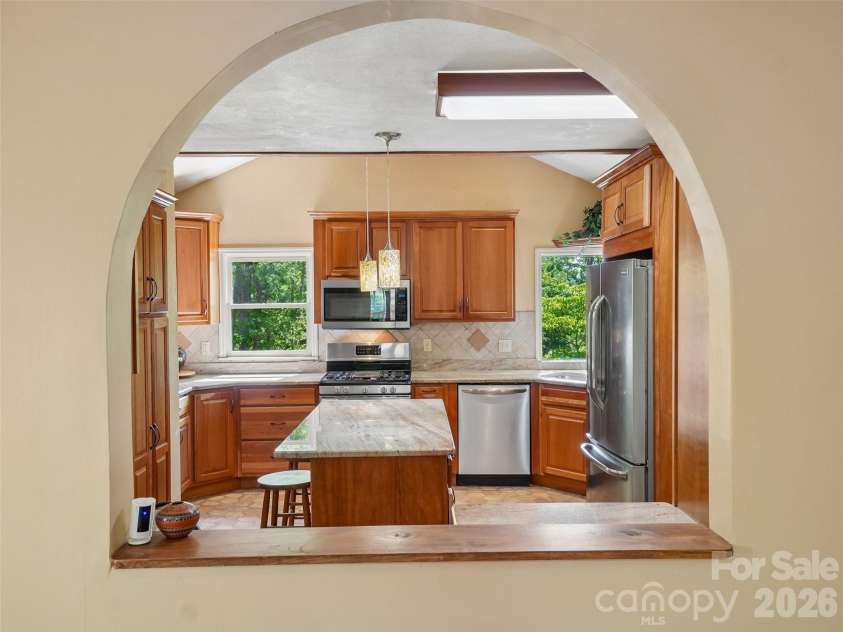 41 Saint Andrews Road, Arden, NC 28704.  MLS# CAR4377125, YatesRealty ID 37293. 