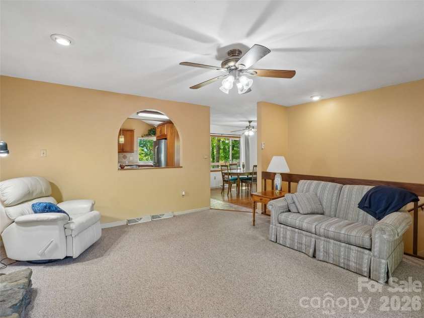 41 Saint Andrews Road, Arden, NC 28704.  MLS# CAR4377125, YatesRealty ID 37293. 