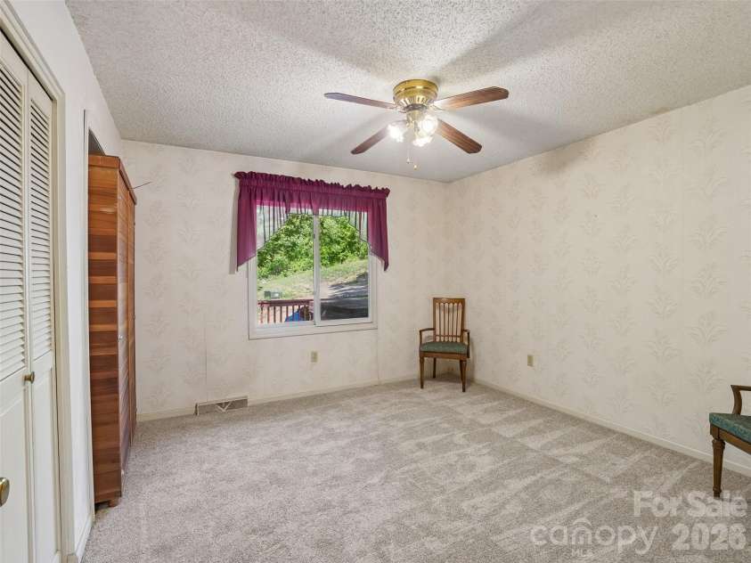 41 Saint Andrews Road, Arden, NC 28704.  MLS# CAR4377125, YatesRealty ID 37293. 