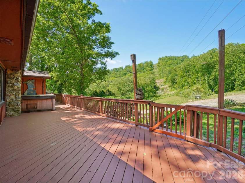 41 Saint Andrews Road, Arden, NC 28704.  MLS# CAR4377125, YatesRealty ID 37293. 