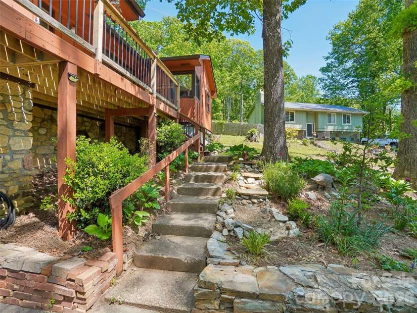 41 Saint Andrews Road, Arden, NC 28704.  MLS# CAR4377125, YatesRealty ID 37293. 