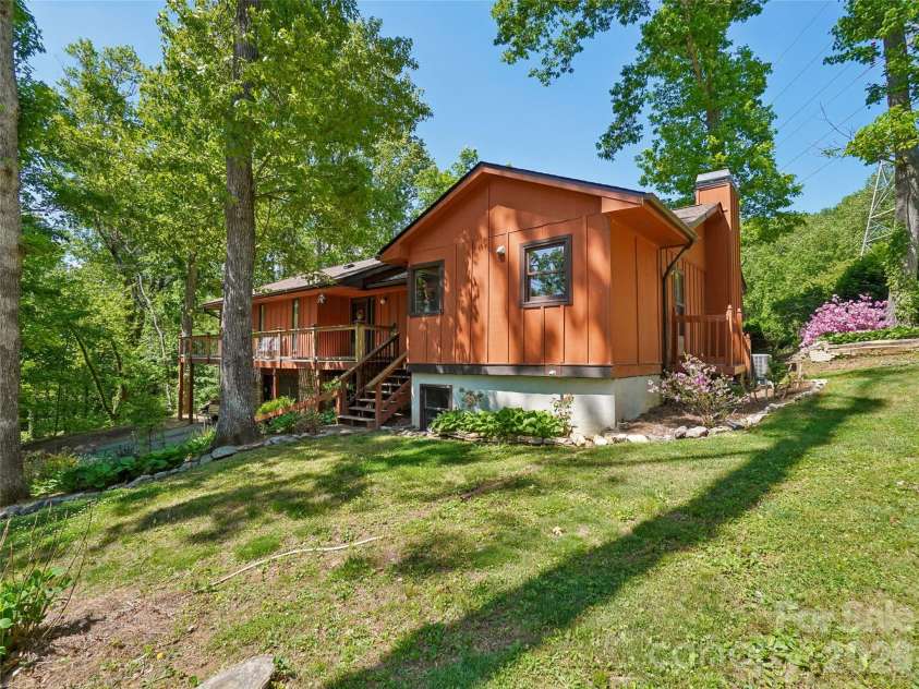 41 Saint Andrews Road, Arden, NC 28704.  MLS# CAR4377125, YatesRealty ID 37293. 