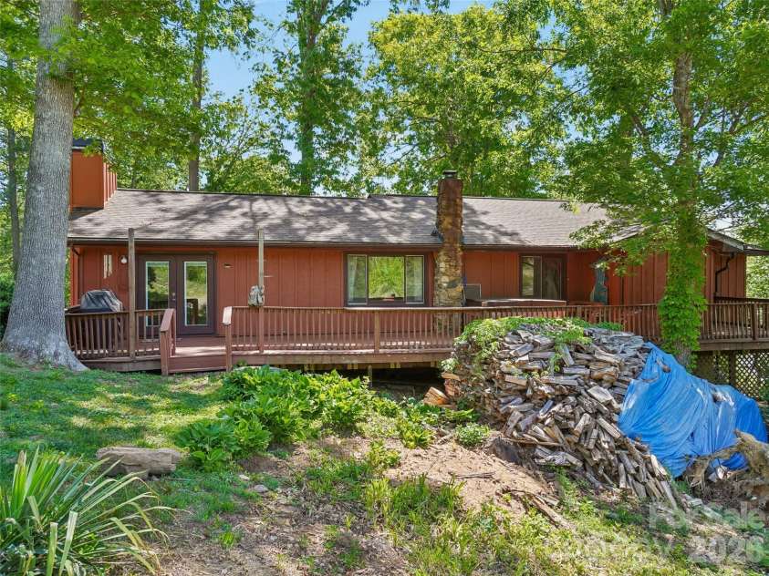 41 Saint Andrews Road, Arden, NC 28704.  MLS# CAR4377125, YatesRealty ID 37293. 