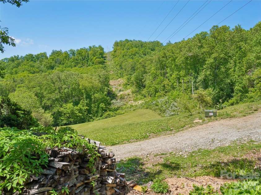41 Saint Andrews Road, Arden, NC 28704.  MLS# CAR4377125, YatesRealty ID 37293. 