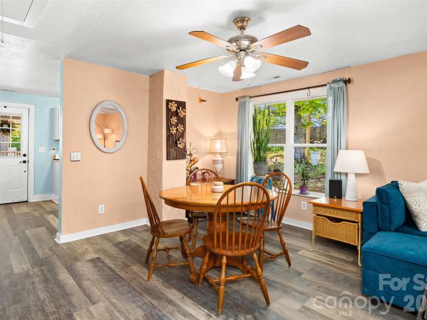 28 Cathys Cove Road, Hendersonville, NC 28792.  MLS# CAR4378110, YatesRealty ID 37295. 