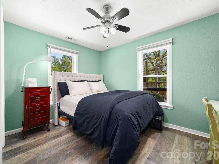 28 Cathys Cove Road, Hendersonville, NC 28792.  MLS# CAR4378110, YatesRealty ID 37295. 