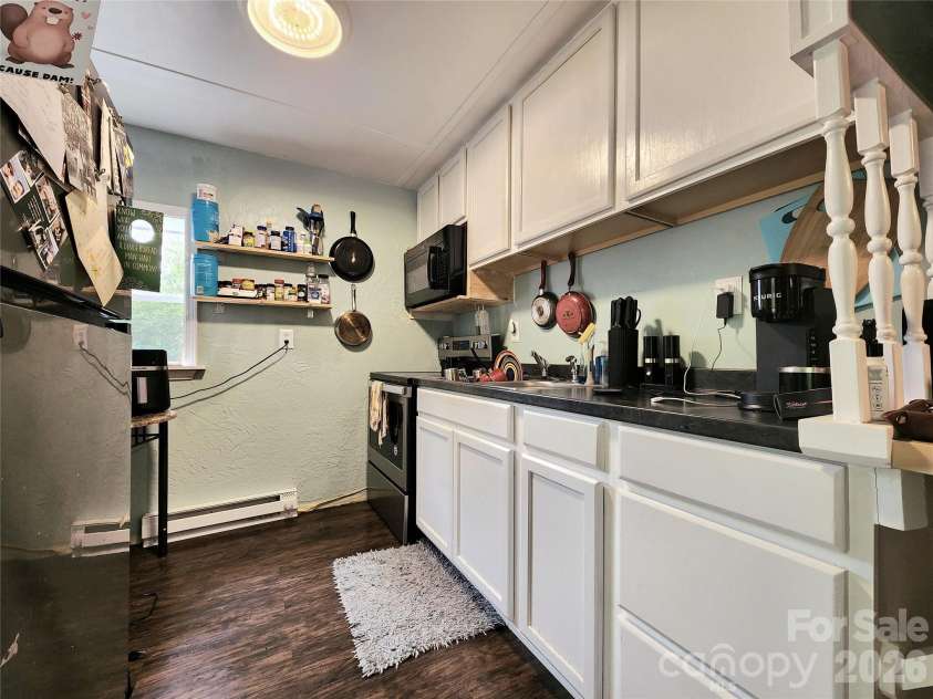 28 Cathys Cove Road, Hendersonville, NC 28792.  MLS# CAR4378110, YatesRealty ID 37295. 