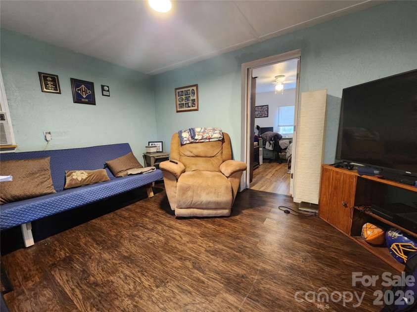 28 Cathys Cove Road, Hendersonville, NC 28792.  MLS# CAR4378110, YatesRealty ID 37295. 