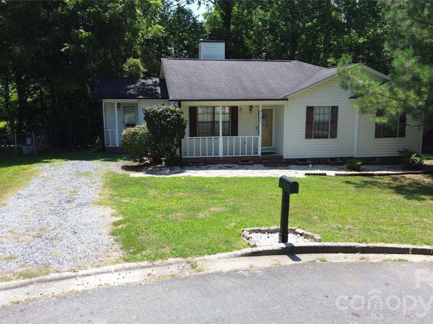 1926 Pinevalley Road, Rock Hill, SC 29732.  MLS# CAR4401771, YatesRealty ID 37296. 1926 Pinevalley Rd