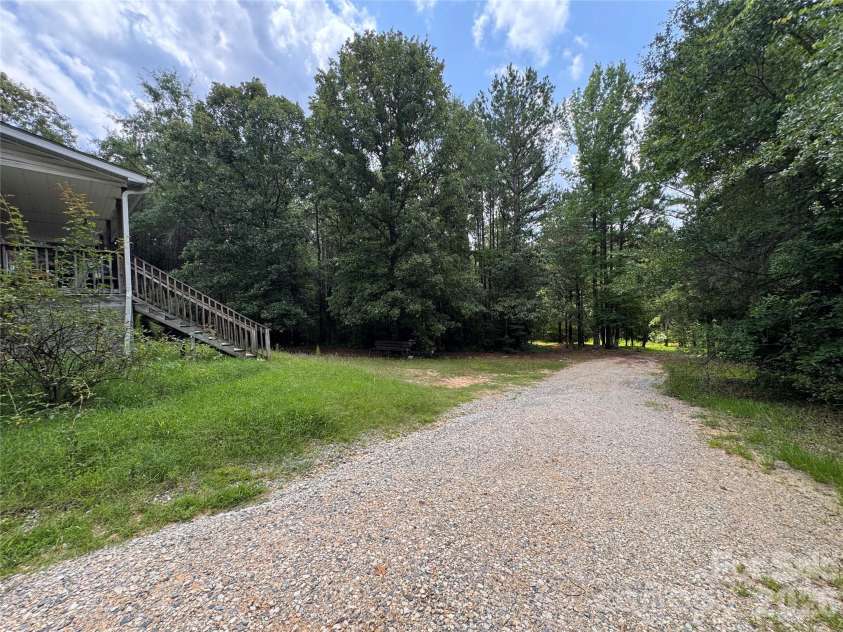 226 Washington Street, Great Falls, SC 29055.  MLS# CAR4401555, YatesRealty ID 37297. 
