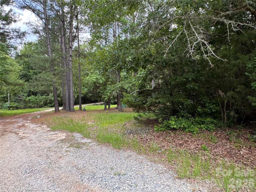 226 Washington Street, Great Falls, SC 29055.  MLS# CAR4401555, YatesRealty ID 37297. 