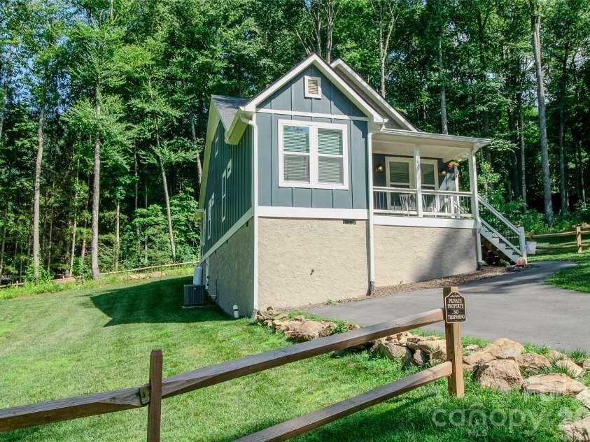 611 Twinbrook Lane, Maggie Valley, NC 28751.  MLS# CAR4402922, YatesRealty ID 37298. 
