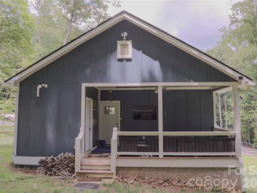 611 Twinbrook Lane, Maggie Valley, NC 28751.  MLS# CAR4402922, YatesRealty ID 37298. 