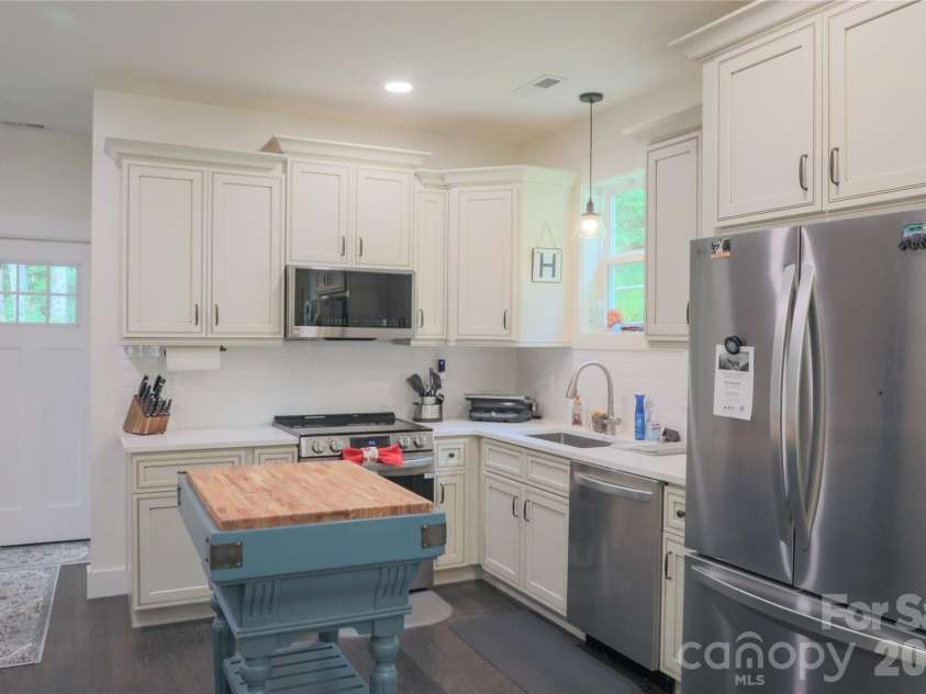 611 Twinbrook Lane, Maggie Valley, NC 28751.  MLS# CAR4402922, YatesRealty ID 37298. 