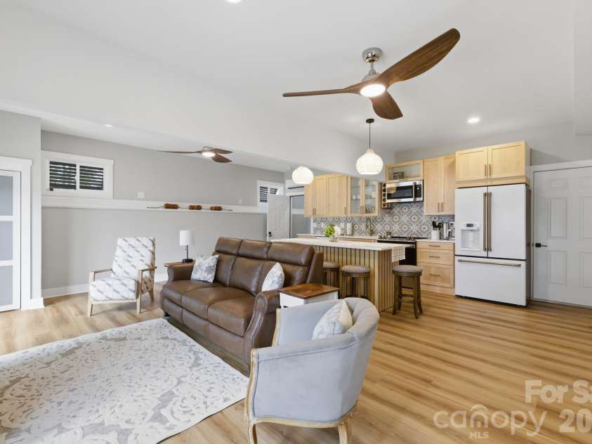 362 Shepps Boat Dock Road, Lexington, NC 27292.  MLS# CAR4403005, YatesRealty ID 37299. 
