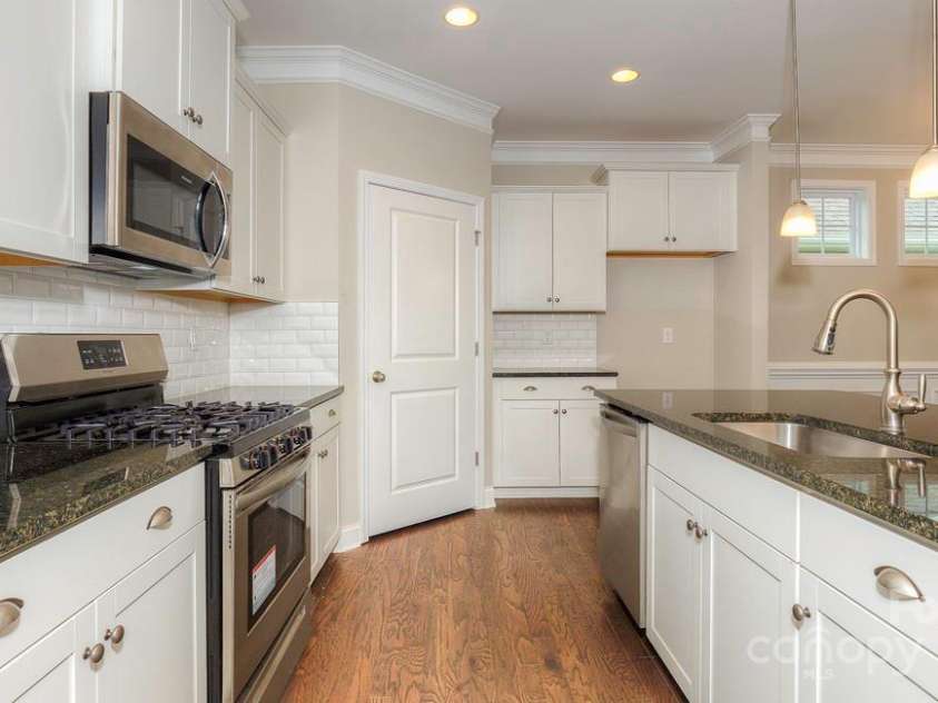 68 Silverthorne Court, Hendersonville, NC 28792.  MLS# CAR4214075, YatesRealty ID 373. 