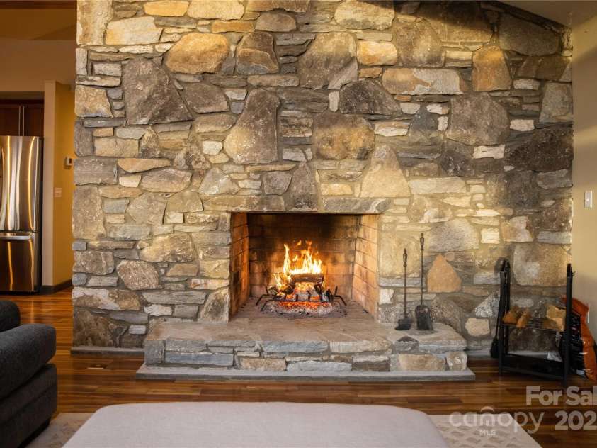 425 Flat Top Mountain Road, Fairview, NC 28732.  MLS# CAR4232746, YatesRealty ID 3730. 