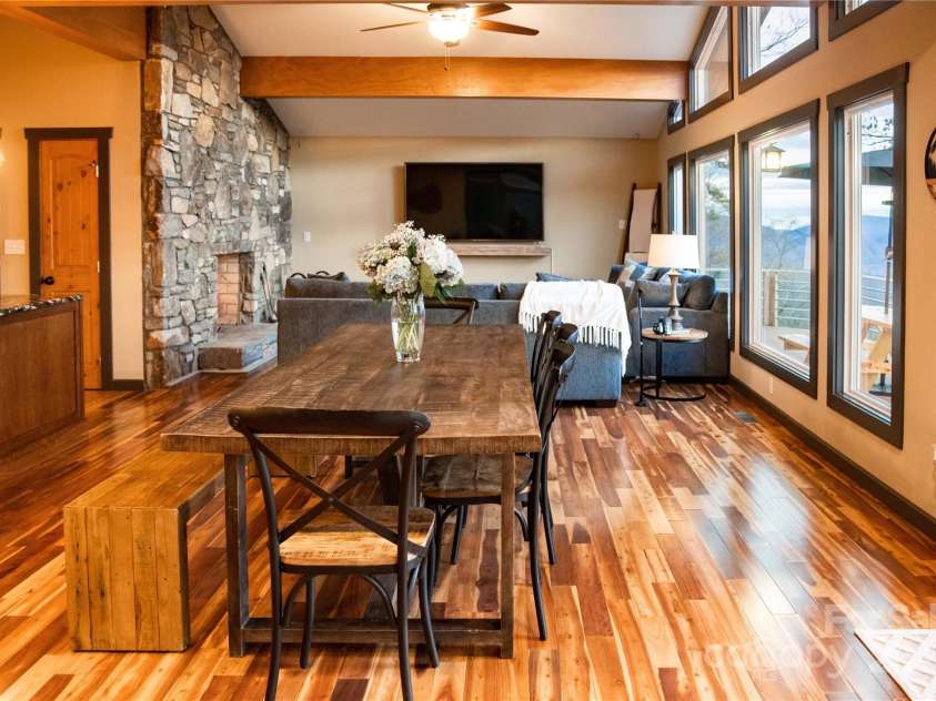 425 Flat Top Mountain Road, Fairview, NC 28732.  MLS# CAR4232746, YatesRealty ID 3730. 