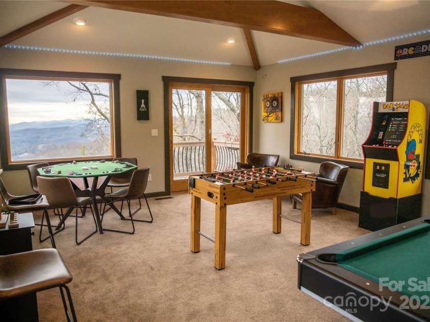 425 Flat Top Mountain Road, Fairview, NC 28732.  MLS# CAR4232746, YatesRealty ID 3730. 