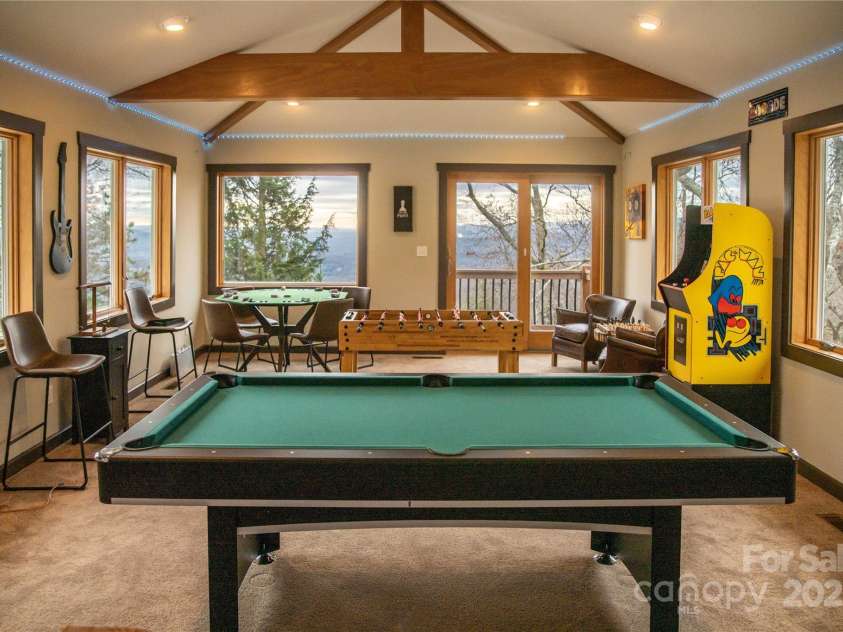 425 Flat Top Mountain Road, Fairview, NC 28732.  MLS# CAR4232746, YatesRealty ID 3730. 
