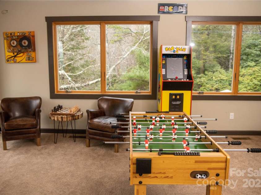 425 Flat Top Mountain Road, Fairview, NC 28732.  MLS# CAR4232746, YatesRealty ID 3730. 