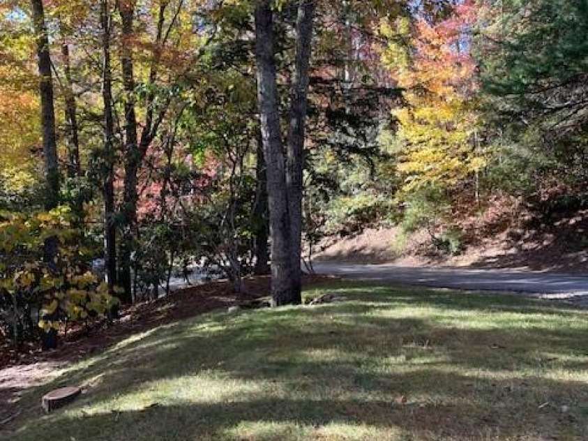 425 Flat Top Mountain Road, Fairview, NC 28732.  MLS# CAR4232746, YatesRealty ID 3730. 