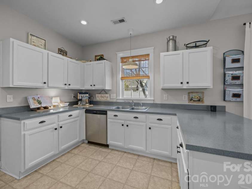 8111 Bud Henderson Road, Huntersville, NC 28078.  MLS# CAR4338514, YatesRealty ID 3730. 