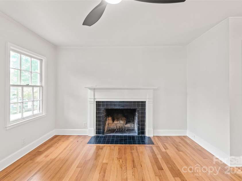 917 Sunnyside Avenue, Charlotte, NC 28204.  MLS# CAR4281555, YatesRealty ID 3730. 