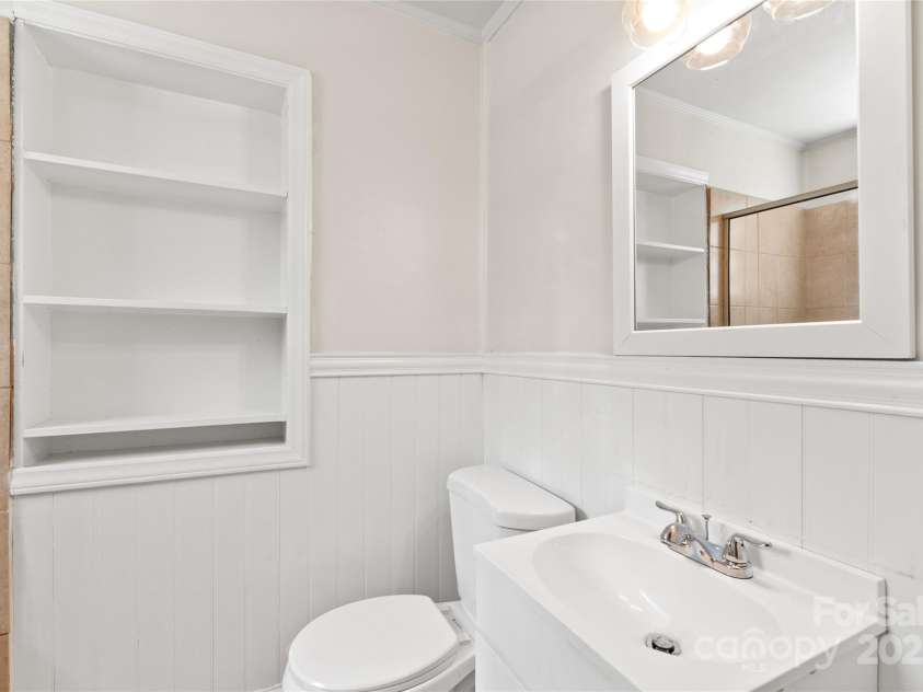 917 Sunnyside Avenue, Charlotte, NC 28204.  MLS# CAR4281555, YatesRealty ID 3730. 