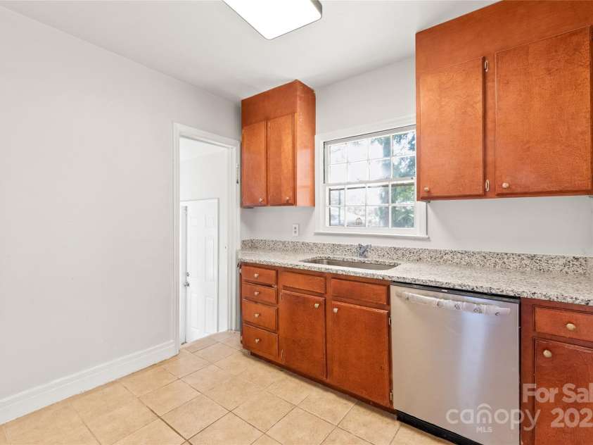917 Sunnyside Avenue, Charlotte, NC 28204.  MLS# CAR4281555, YatesRealty ID 3730. 