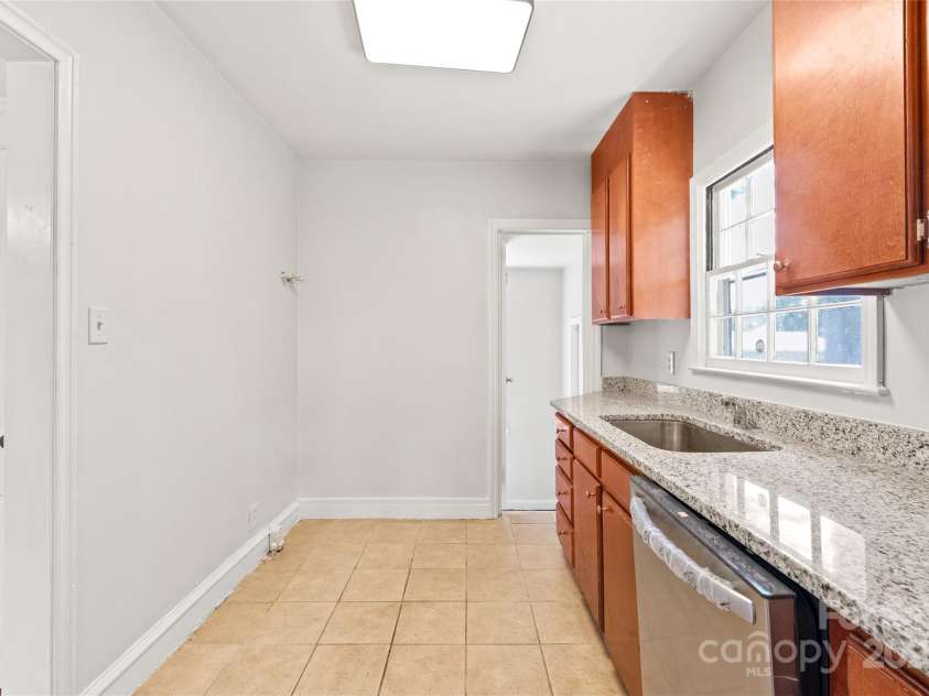 917 Sunnyside Avenue, Charlotte, NC 28204.  MLS# CAR4281555, YatesRealty ID 3730. 