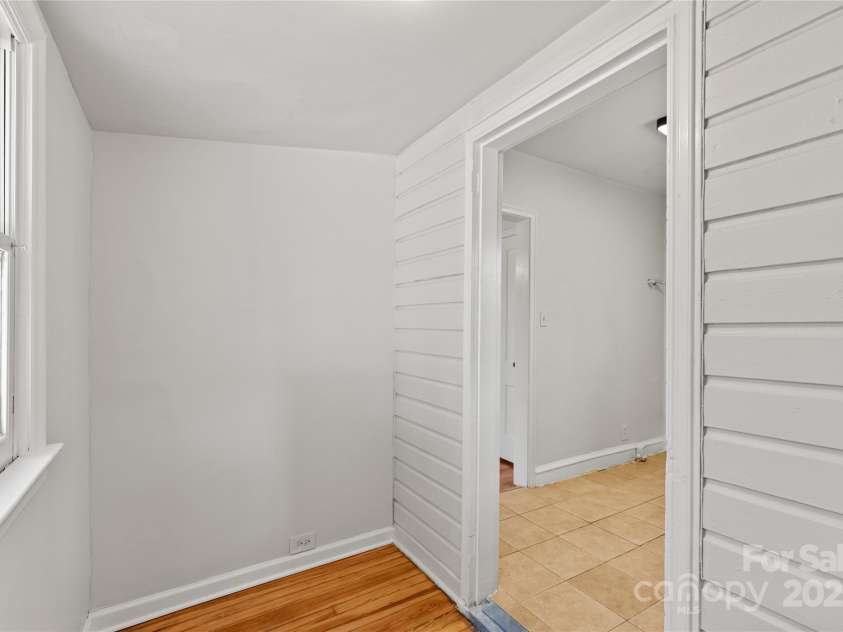 917 Sunnyside Avenue, Charlotte, NC 28204.  MLS# CAR4281555, YatesRealty ID 3730. 