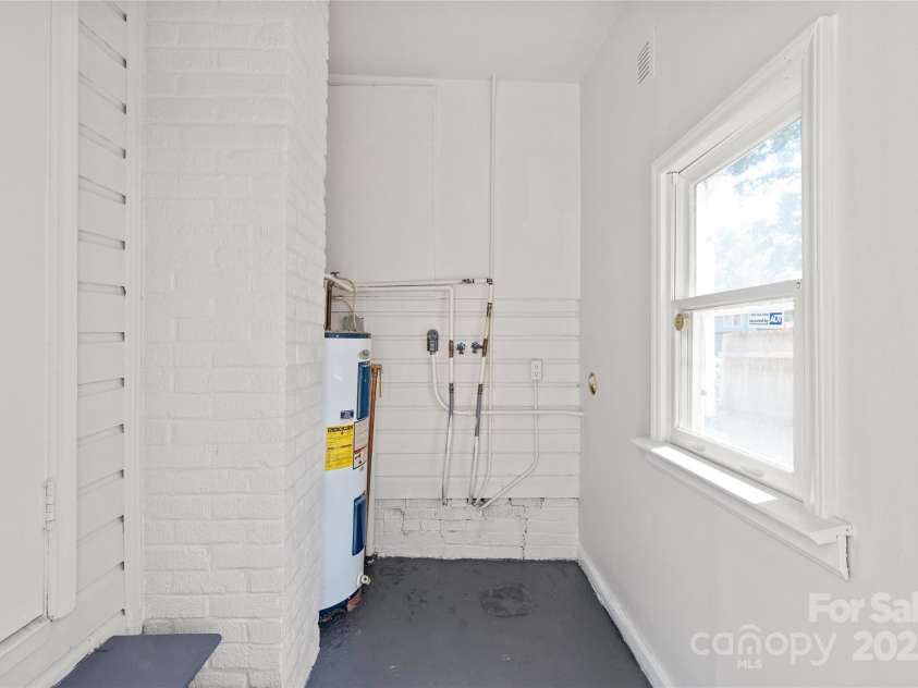 917 Sunnyside Avenue, Charlotte, NC 28204.  MLS# CAR4281555, YatesRealty ID 3730. 