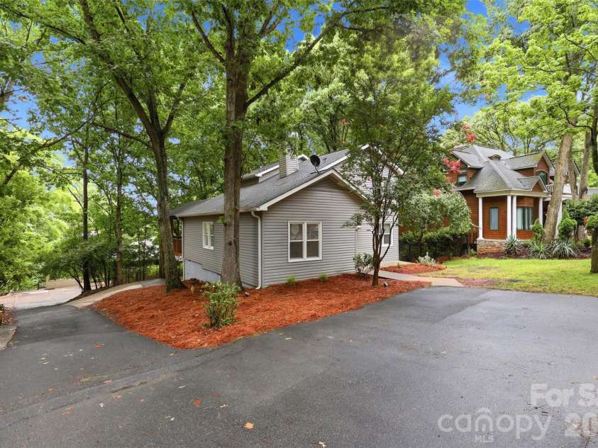 2019 Marquesas Avenue, Fort Mill, SC 29708.  MLS# CAR4403559, YatesRealty ID 37301. 