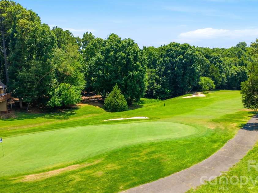 2019 Marquesas Avenue, Fort Mill, SC 29708.  MLS# CAR4403559, YatesRealty ID 37301. Amenities near by