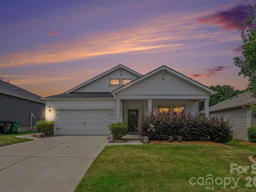 9330 Festival Way, Charlotte, NC 28215.  MLS# CAR4400188, YatesRealty ID 37303. 