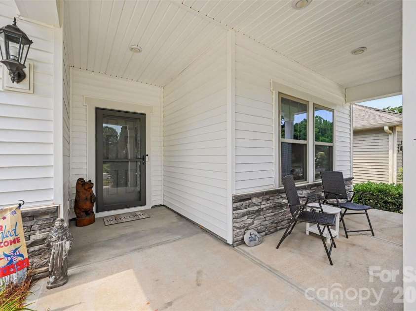 9330 Festival Way, Charlotte, NC 28215.  MLS# CAR4400188, YatesRealty ID 37303. 