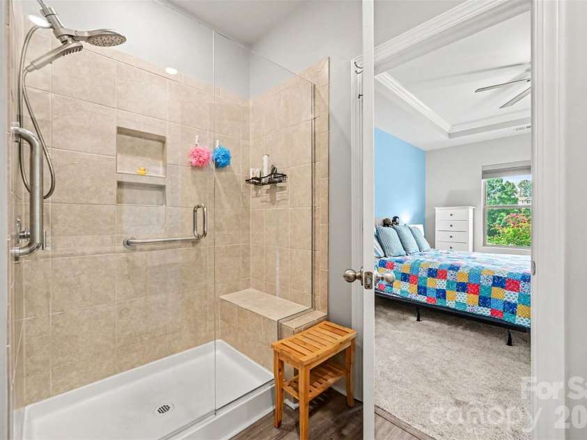 9330 Festival Way, Charlotte, NC 28215.  MLS# CAR4400188, YatesRealty ID 37303. 