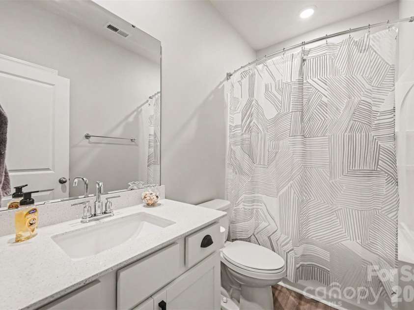 9330 Festival Way, Charlotte, NC 28215.  MLS# CAR4400188, YatesRealty ID 37303. 