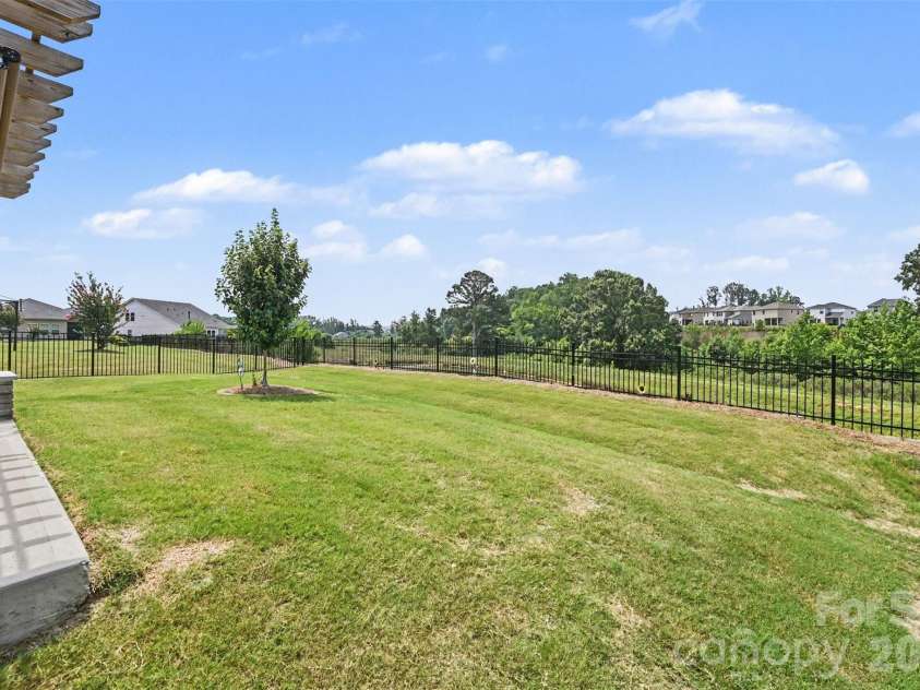 9330 Festival Way, Charlotte, NC 28215.  MLS# CAR4400188, YatesRealty ID 37303. 