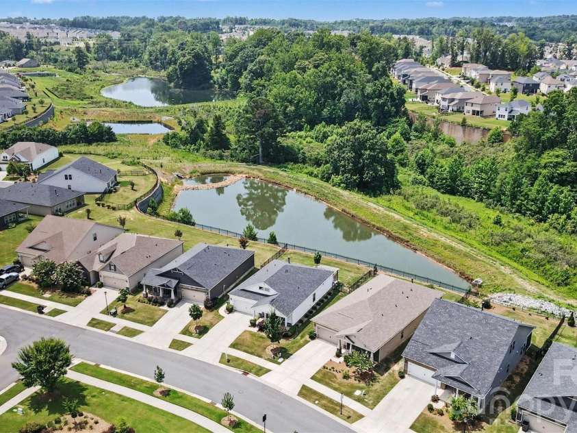 9330 Festival Way, Charlotte, NC 28215.  MLS# CAR4400188, YatesRealty ID 37303. 
