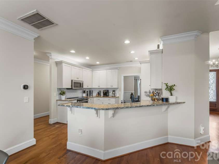 1776 White Water Court, Hickory, NC 28602.  MLS# CAR4400743, YatesRealty ID 37307. 