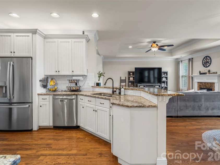 1776 White Water Court, Hickory, NC 28602.  MLS# CAR4400743, YatesRealty ID 37307. 
