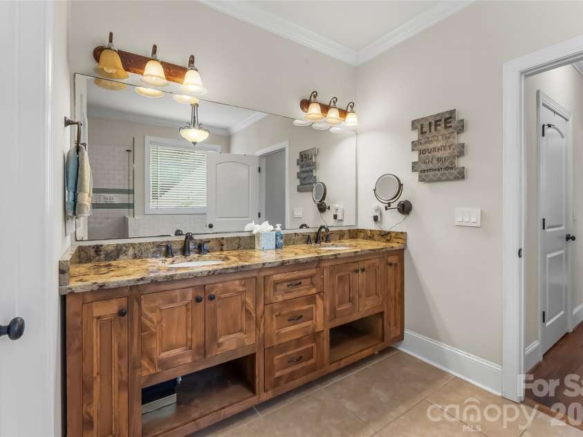 1776 White Water Court, Hickory, NC 28602.  MLS# CAR4400743, YatesRealty ID 37307. 